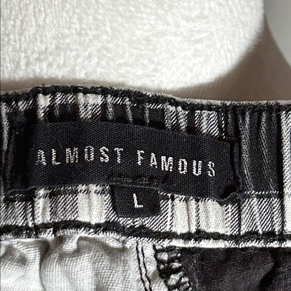Almost Famous Monochrome Plaid Trousers - Picture 4 of 9